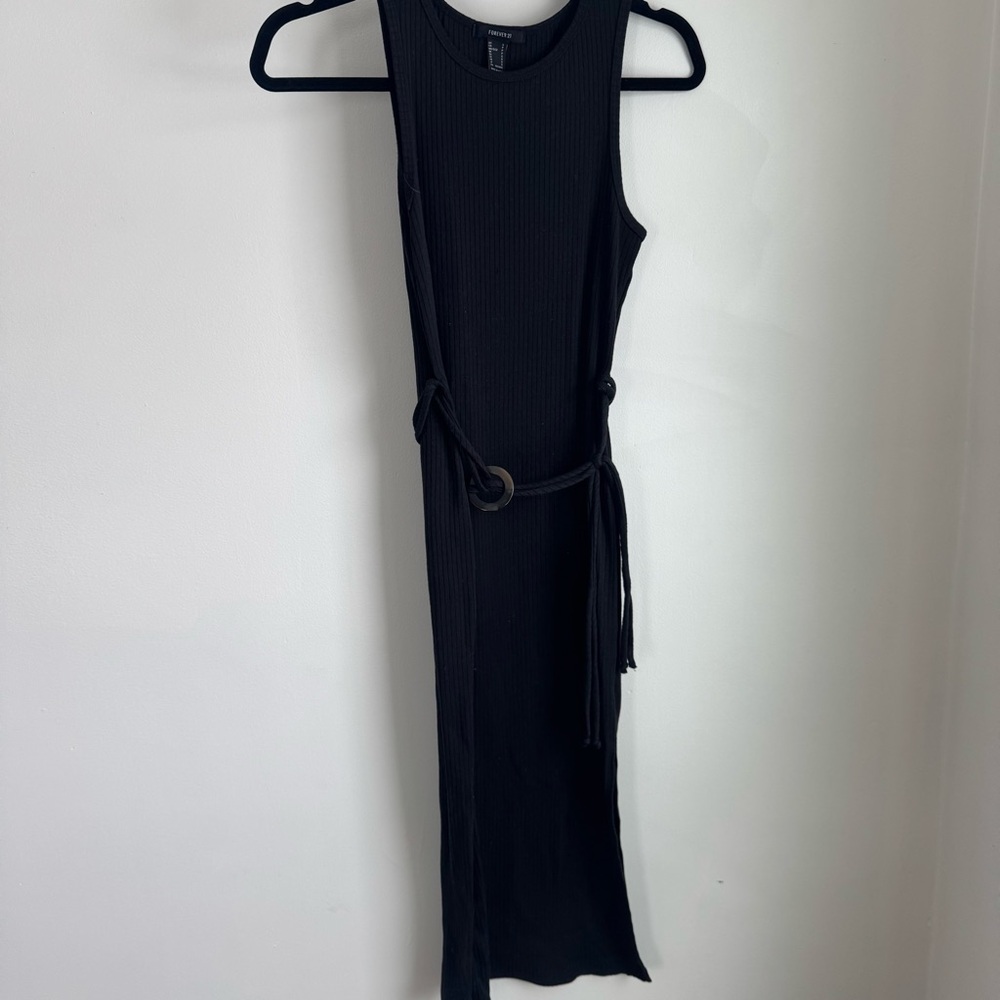 Black Sleeveless Ribbed Midi Dress with Ring Belt